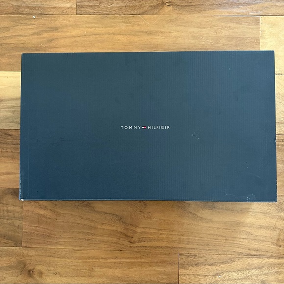 Brand New TOMMY HILFIGER Women's Black Riding Boots, Size 8.5 - Picture 7 of 8